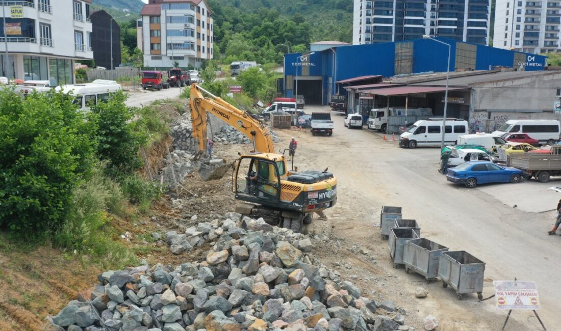 Ordu Büyükşehir Belediyesi, Fatsa Dolunay Mahallesi’nde Büyüksanayi Sitesi’ne taş duvar