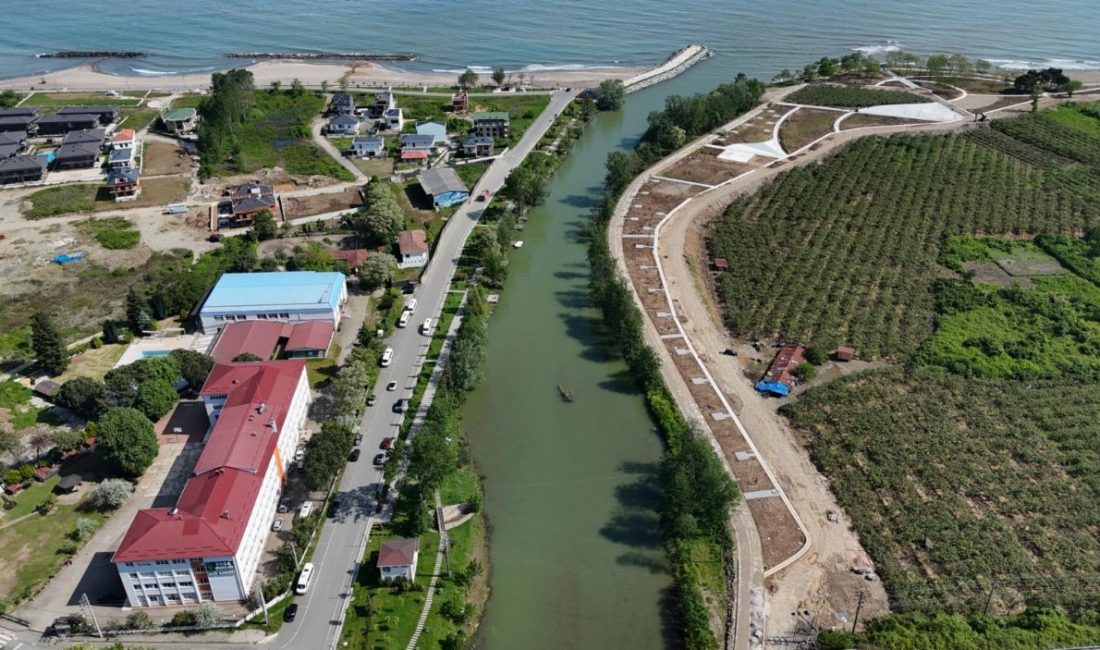 Gülyalı’da vatandaşların yoğun ilgi gösterdiği Turnasuyu Kordon Parkı’nın ikinci etap