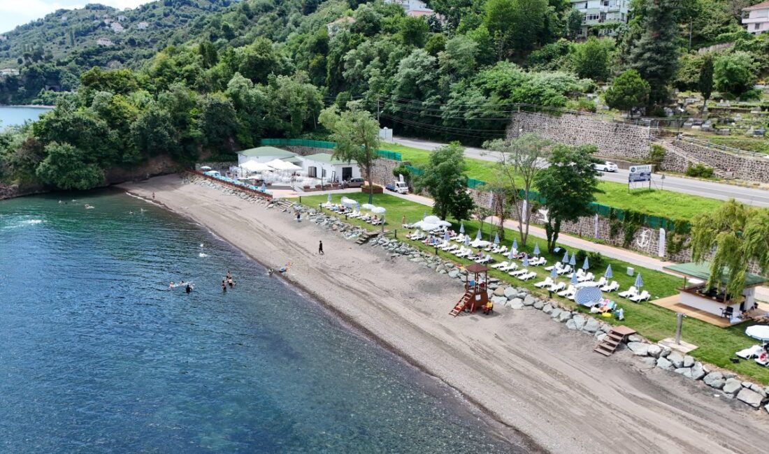 Ordu Büyükşehir Belediyesi tarafından yenilenen Perşembe Aktaş Plajı yaz sezonunda