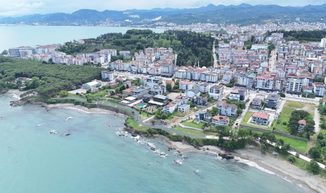 Ordu Büyükşehir Belediyesi'nin Ünye'de sürdürdüğü ikinci etap bisiklet ve yürüyüş