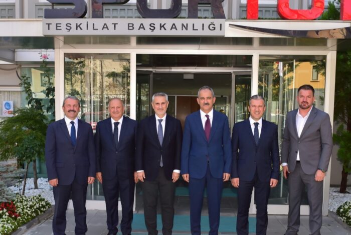 Ünye’ye gençlerin ve amatör spor kulüplerinin yararlanacağı iki yeni kapalı