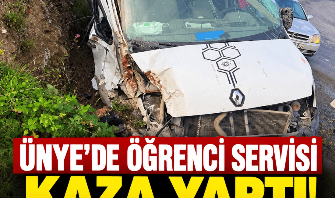 Ordu’nun Ünye ilçesinde ilkokul öğrencilerini taşıyan servis minibüsünün kontrolden çıkarak