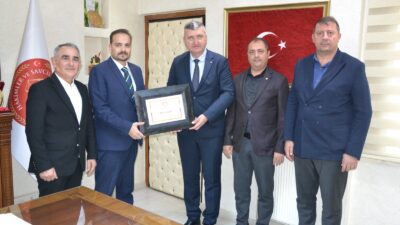 Ünye Ticaret ve Sanayi Odası Başkanı İrfan Akar, mazbatasını Mehmet