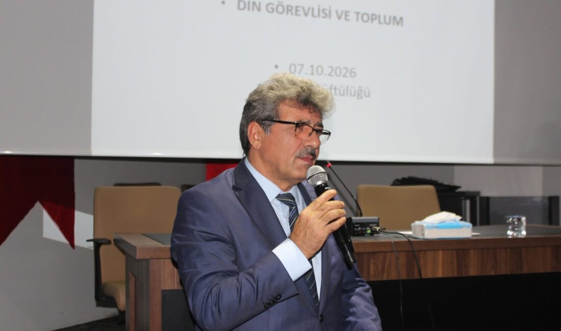Ünye Müftülüğünde konuşan Prof. Dr. Rahmi Yaran, din görevlilerinin toplumdaki
